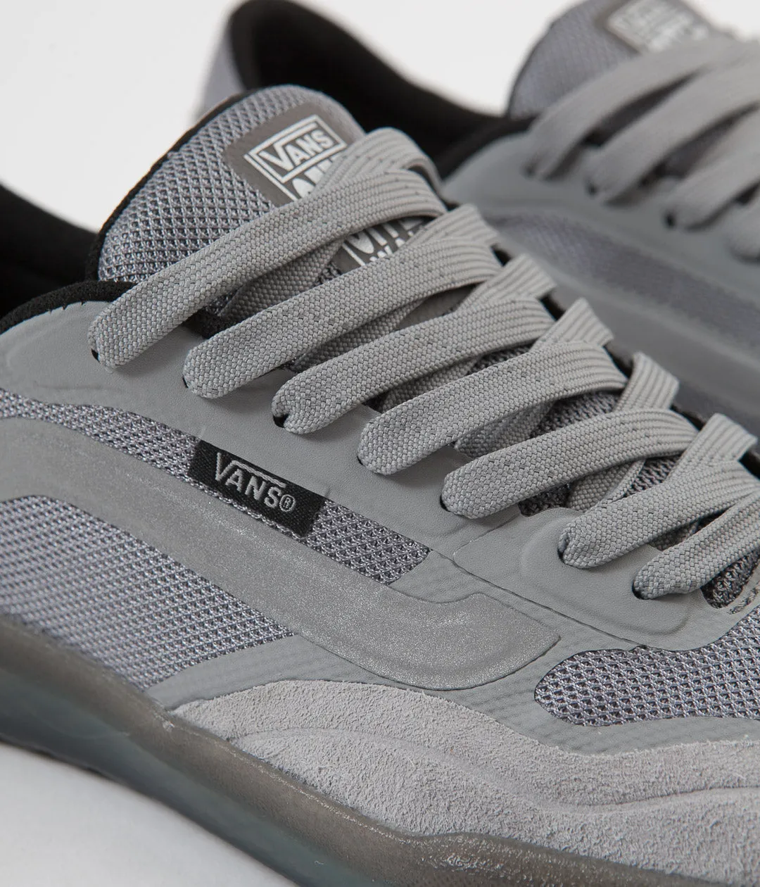 Vans AVE Pro Shoes - (Reflective) Grey